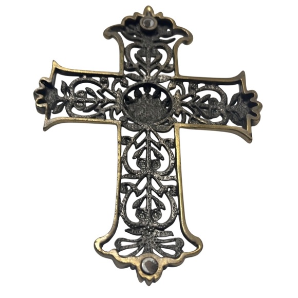 Cross Shaped Trinket Box with Magnetic Closure - Picture 3 of 5